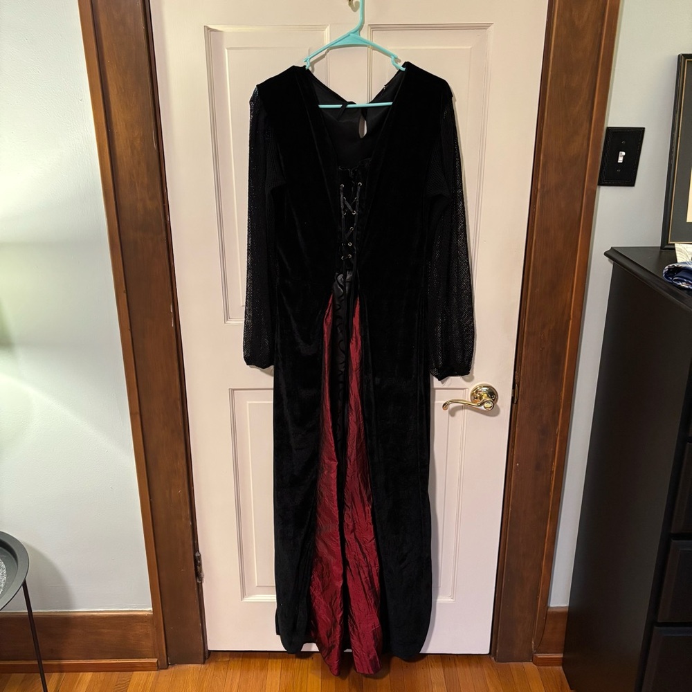 Halloween Women’s Black and Red Velvet Gown Costume. Will fit size 12-14.